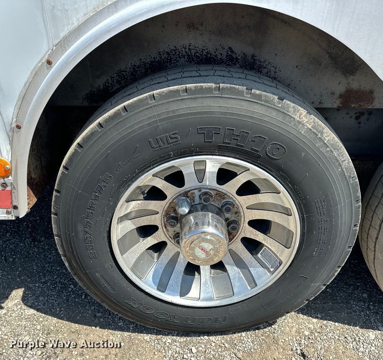 image for item EG1552 2005 Pace American  Shadow GT  enclosed cargo trailer