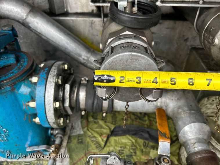 image for item EG1578 2006 Kenworth T800 fuel truck