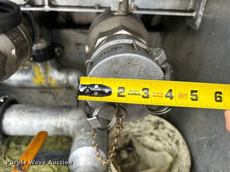 image for item EG1578 2006 Kenworth T800 fuel truck