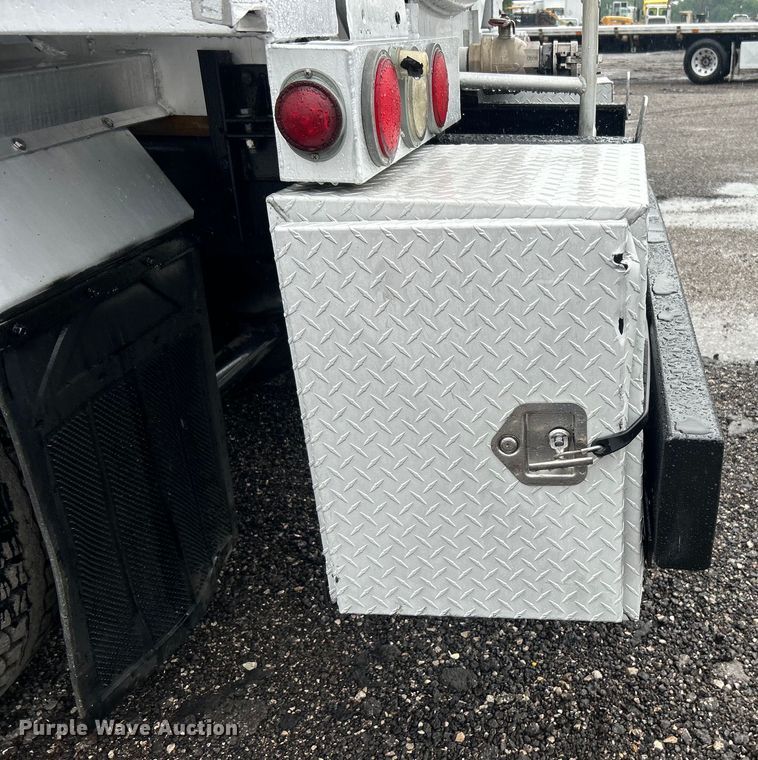 image for item EG1578 2006 Kenworth T800 fuel truck