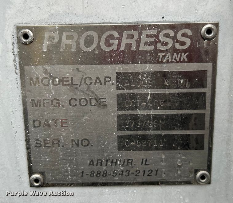 image for item EG1578 2006 Kenworth T800 fuel truck