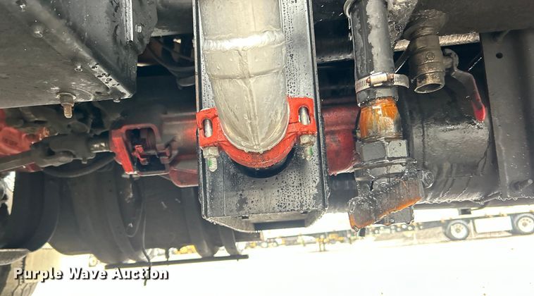 image for item EG1578 2006 Kenworth T800 fuel truck