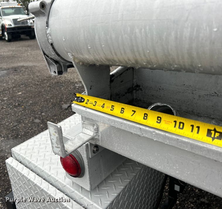 image for item EG1578 2006 Kenworth T800 fuel truck