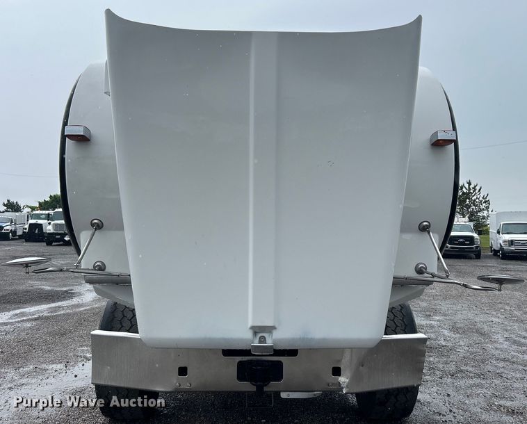 image for item EG1578 2006 Kenworth T800 fuel truck