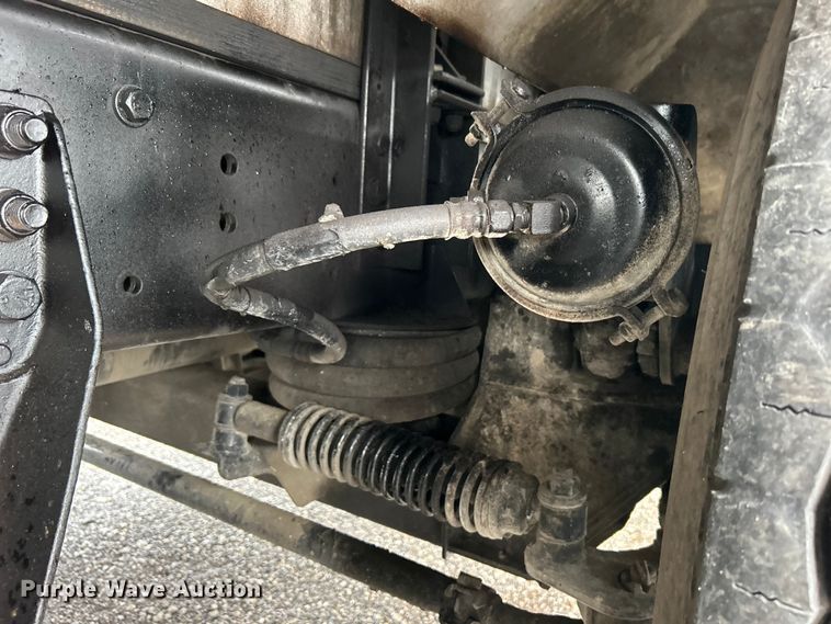 image for item EG1578 2006 Kenworth T800 fuel truck