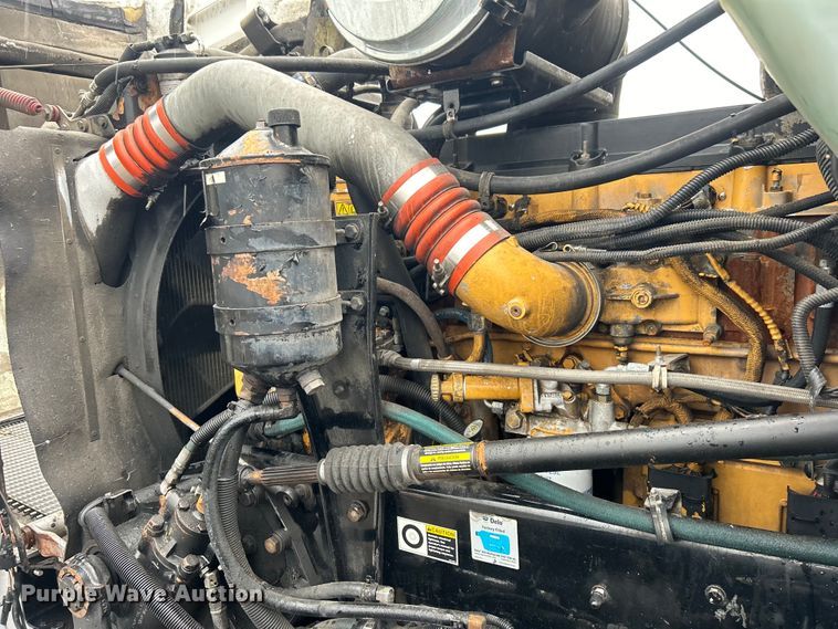 image for item EG1578 2006 Kenworth T800 fuel truck