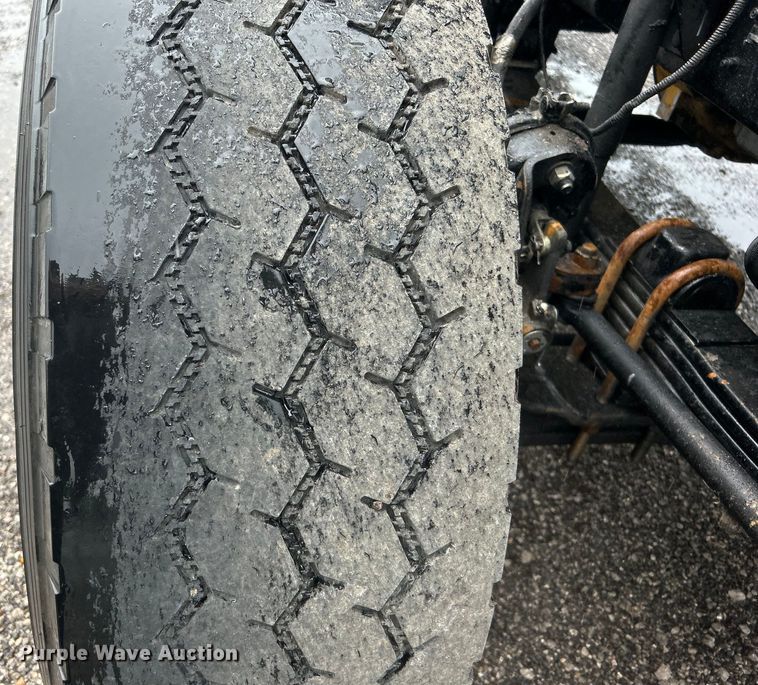 image for item EG1578 2006 Kenworth T800 fuel truck