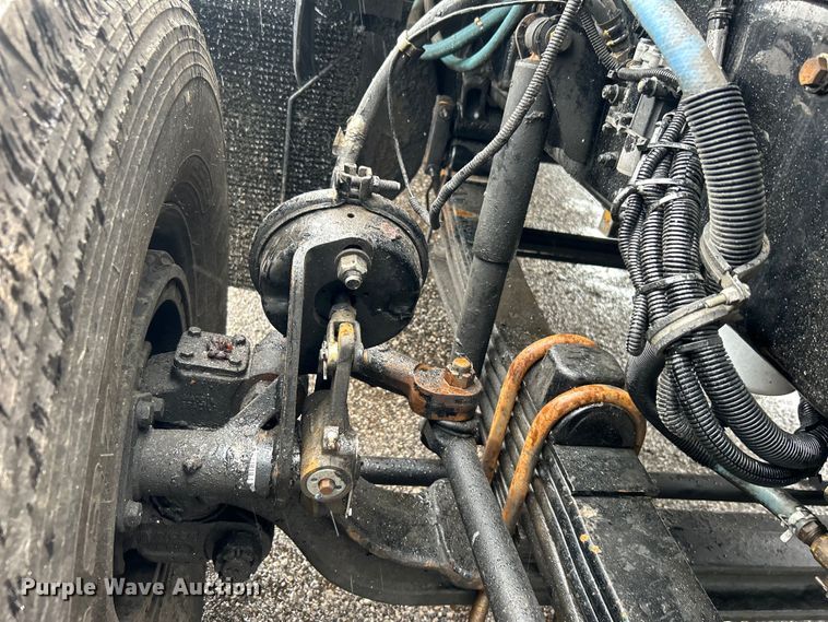 image for item EG1578 2006 Kenworth T800 fuel truck