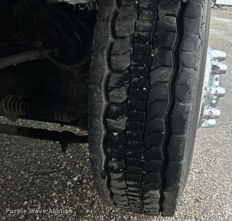 image for item EG1578 2006 Kenworth T800 fuel truck