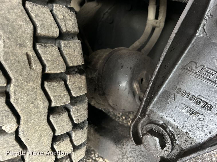 image for item EG1578 2006 Kenworth T800 fuel truck