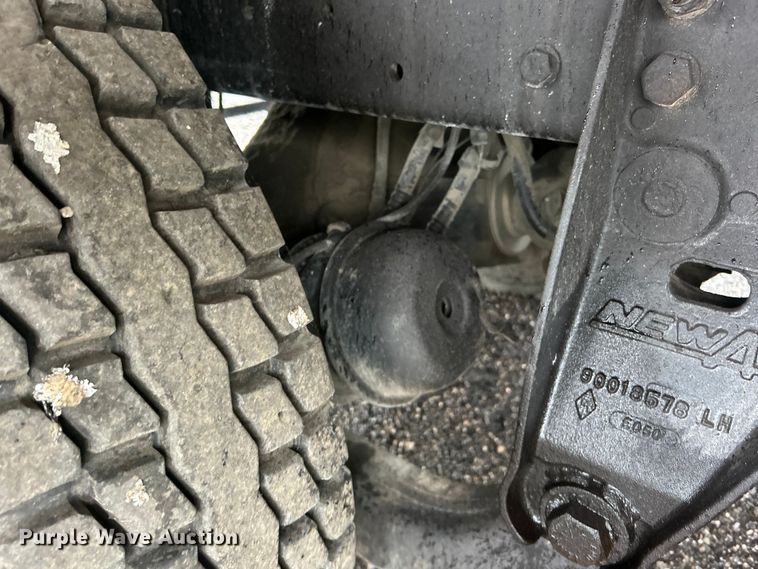 image for item EG1578 2006 Kenworth T800 fuel truck