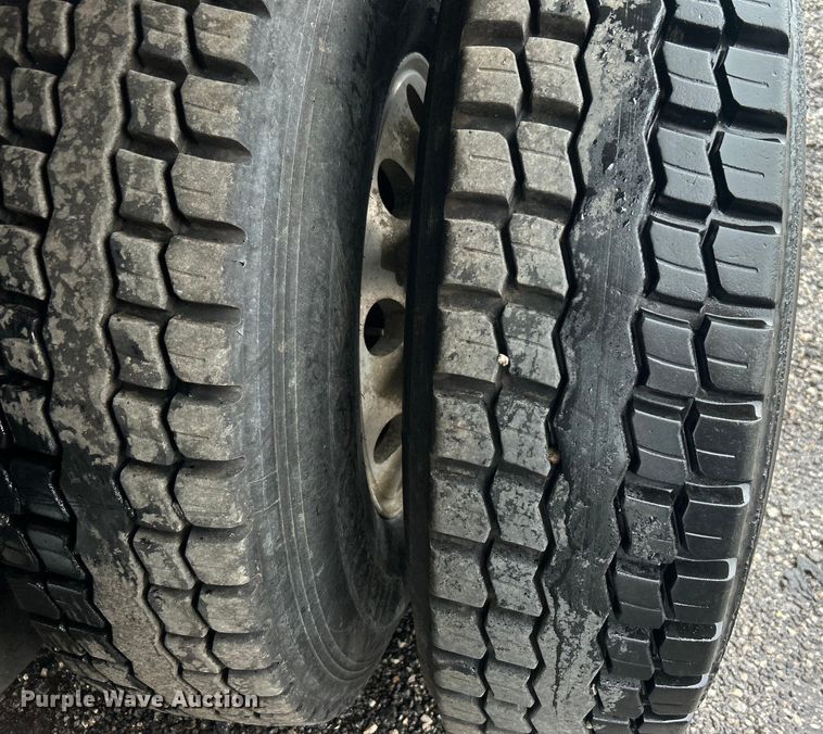 image for item EG1578 2006 Kenworth T800 fuel truck