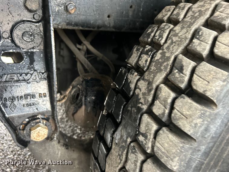 image for item EG1578 2006 Kenworth T800 fuel truck