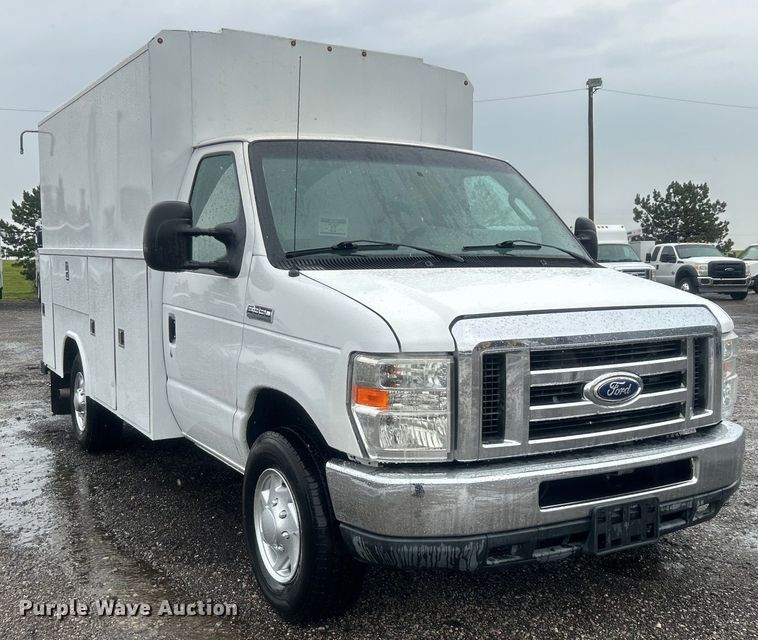 image for item EG1580 2016 Ford E350 Super Duty utility van