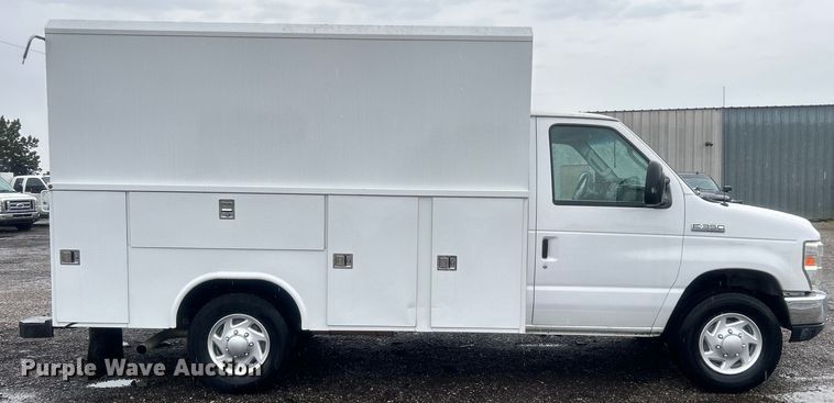 image for item EG1580 2016 Ford E350 Super Duty utility van