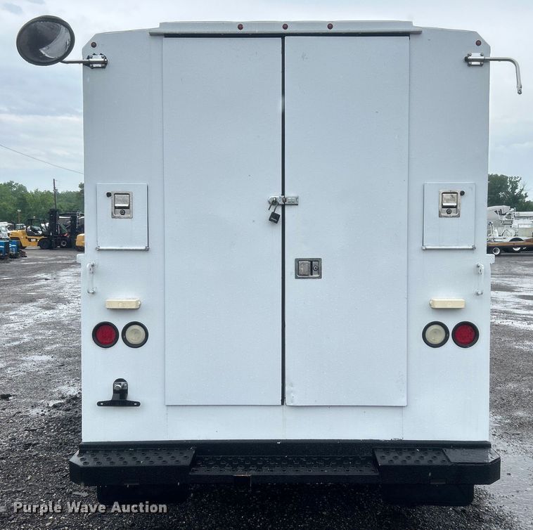 image for item EG1580 2016 Ford E350 Super Duty utility van