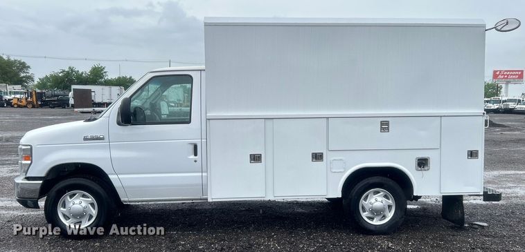 image for item EG1580 2016 Ford E350 Super Duty utility van