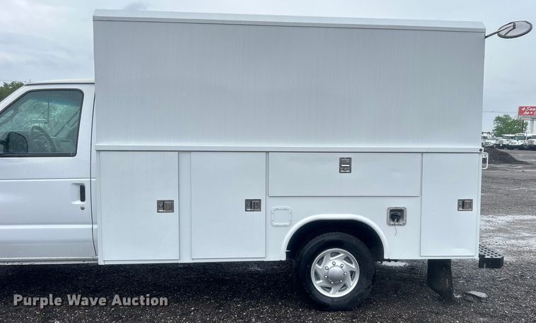 image for item EG1580 2016 Ford E350 Super Duty utility van