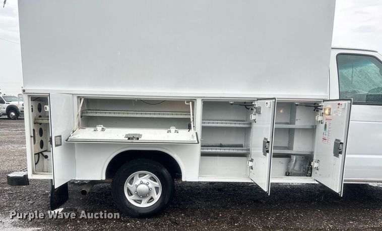 image for item EG1580 2016 Ford E350 Super Duty utility van