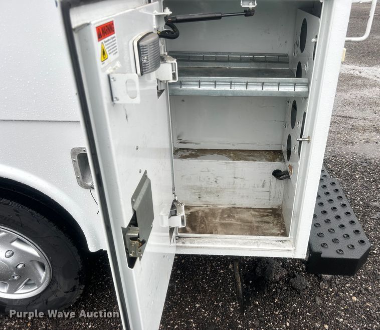 image for item EG1580 2016 Ford E350 Super Duty utility van