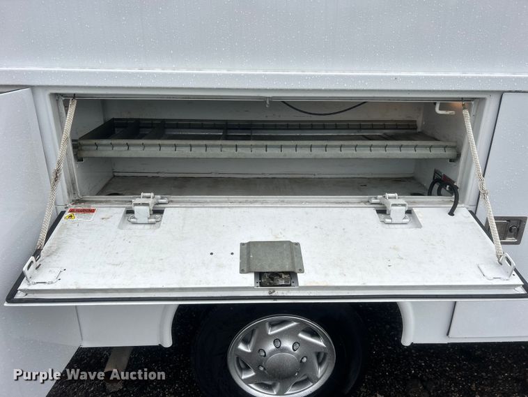 image for item EG1580 2016 Ford E350 Super Duty utility van