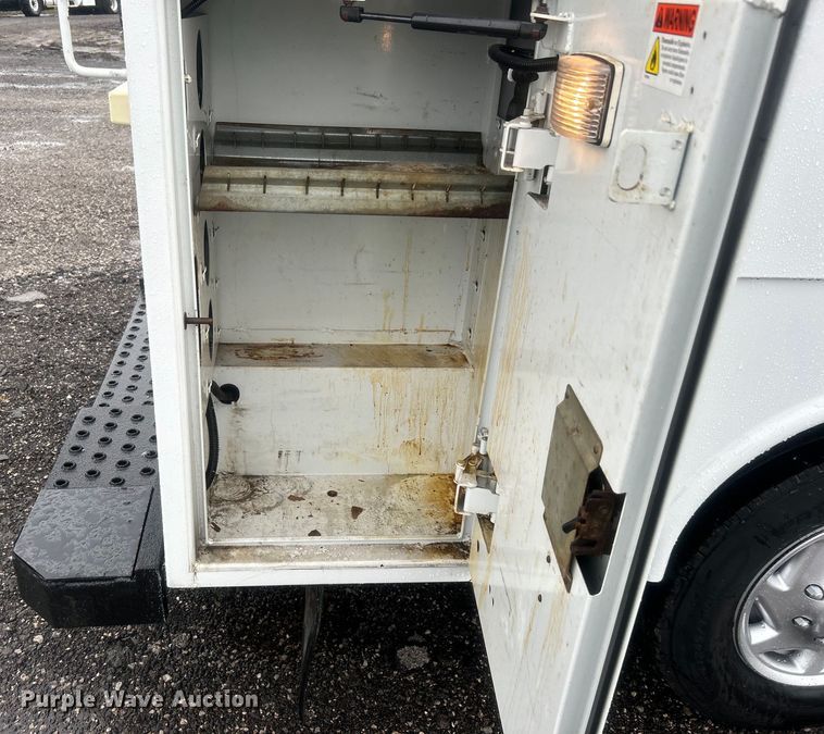 image for item EG1580 2016 Ford E350 Super Duty utility van