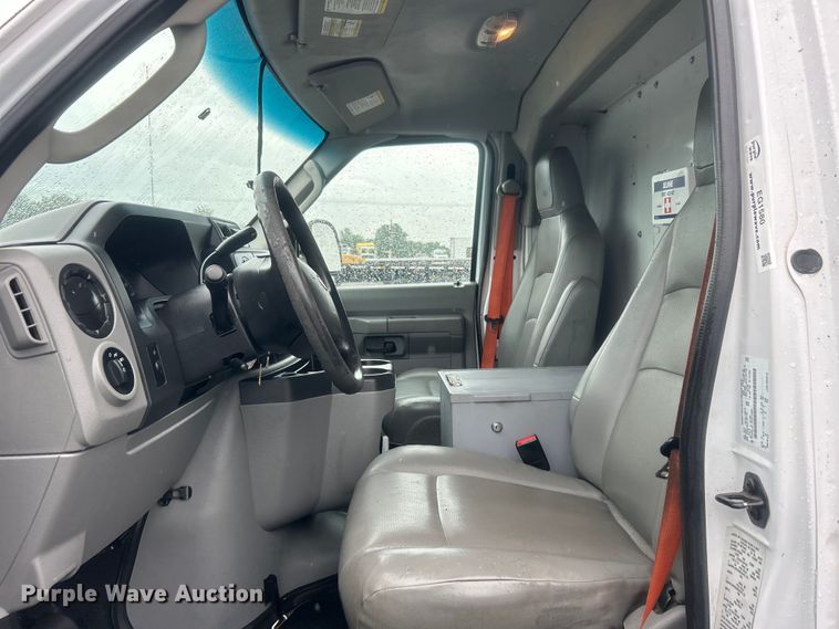 image for item EG1580 2016 Ford E350 Super Duty utility van
