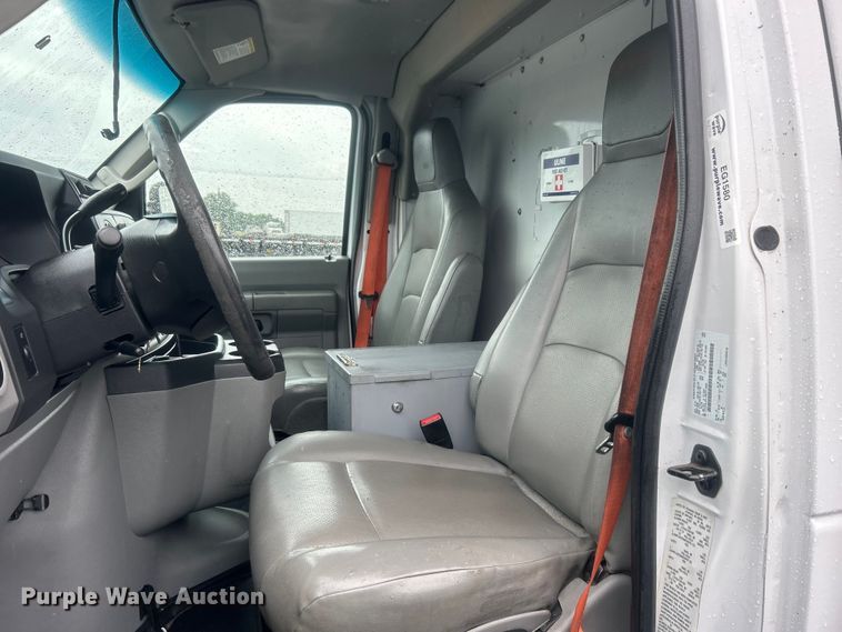 image for item EG1580 2016 Ford E350 Super Duty utility van