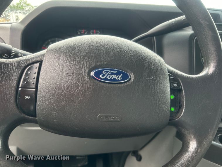 image for item EG1580 2016 Ford E350 Super Duty utility van