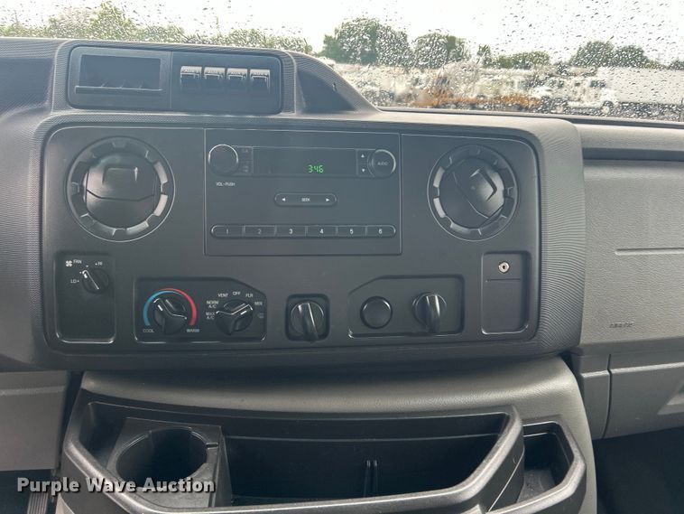 image for item EG1580 2016 Ford E350 Super Duty utility van