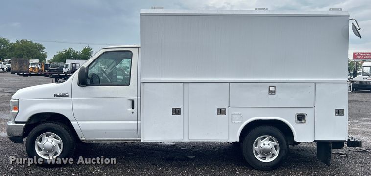image for item EG1581 2016 Ford E350 Super Duty utility van