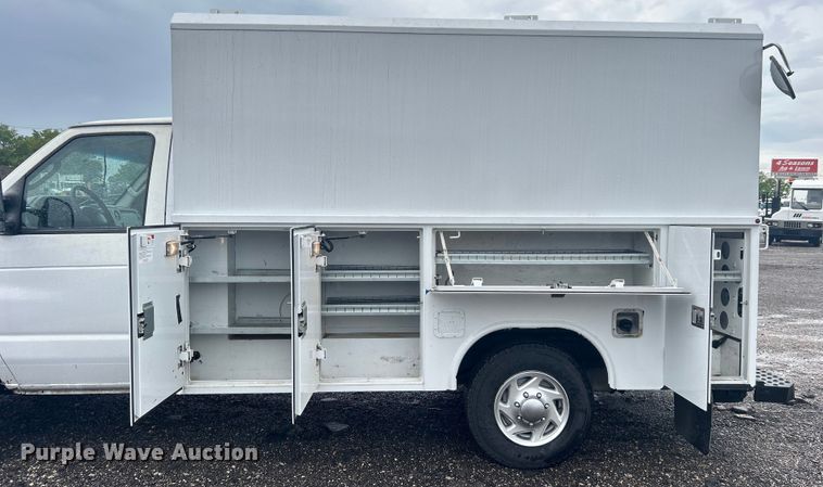 image for item EG1581 2016 Ford E350 Super Duty utility van