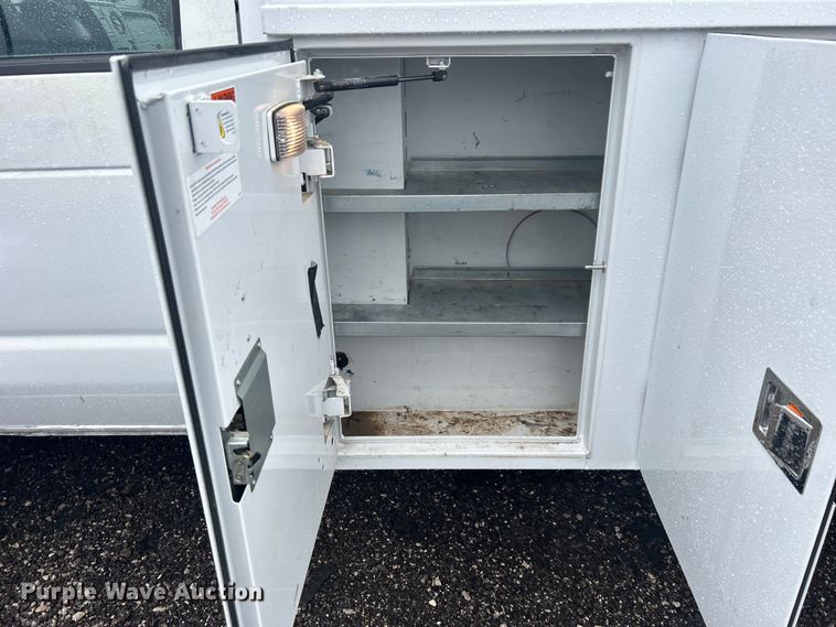 image for item EG1581 2016 Ford E350 Super Duty utility van