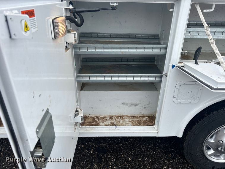 image for item EG1581 2016 Ford E350 Super Duty utility van