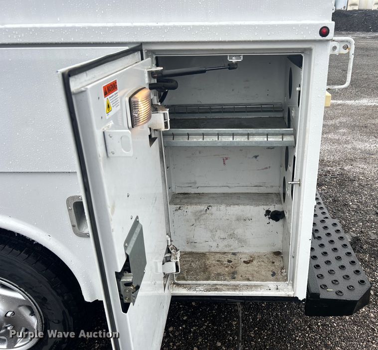 image for item EG1581 2016 Ford E350 Super Duty utility van