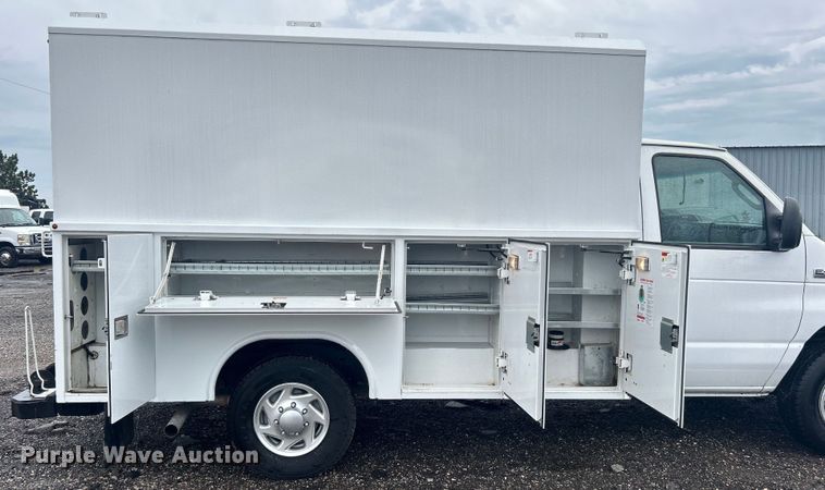 image for item EG1581 2016 Ford E350 Super Duty utility van