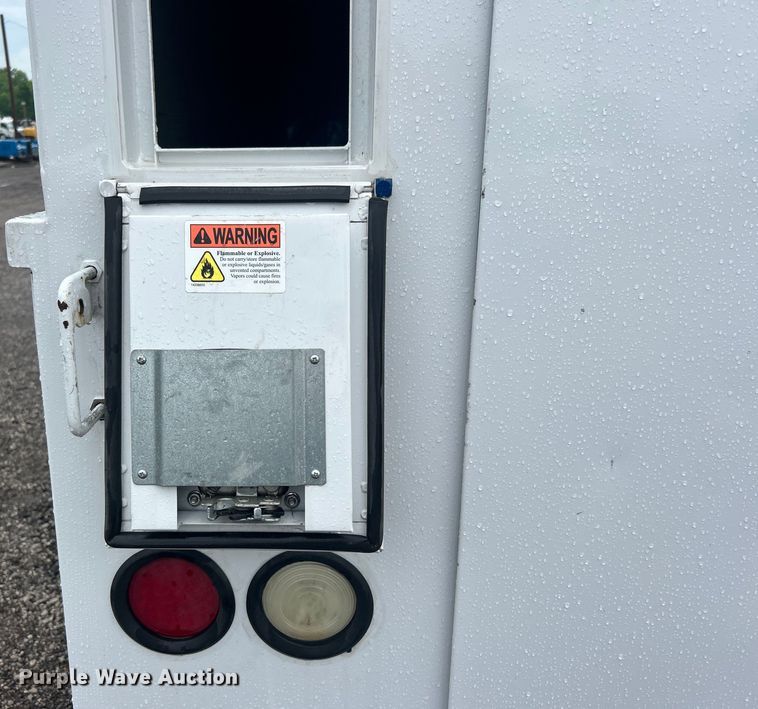 image for item EG1581 2016 Ford E350 Super Duty utility van