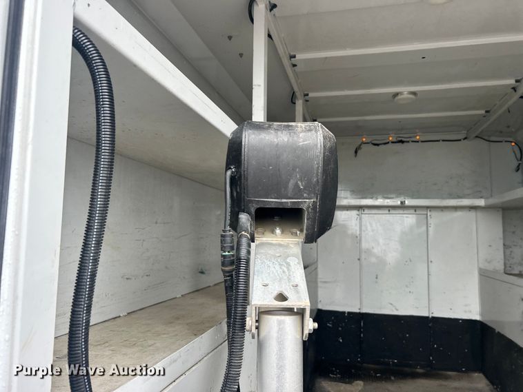 image for item EG1581 2016 Ford E350 Super Duty utility van