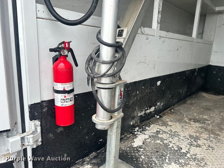 image for item EG1581 2016 Ford E350 Super Duty utility van