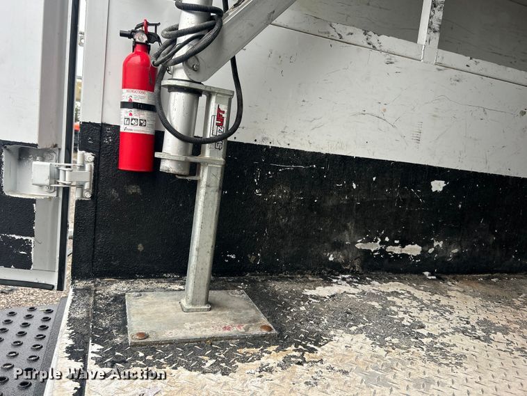 image for item EG1581 2016 Ford E350 Super Duty utility van