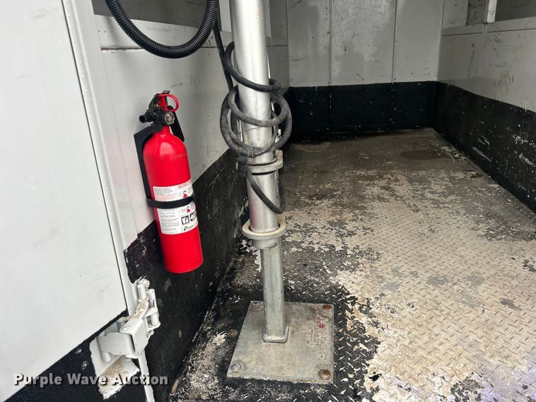 image for item EG1581 2016 Ford E350 Super Duty utility van