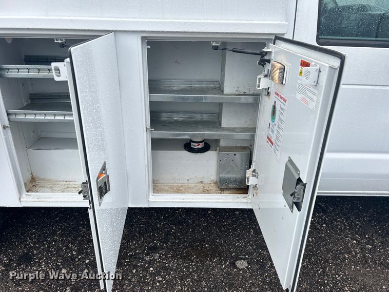 image for item EG1581 2016 Ford E350 Super Duty utility van