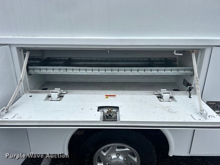 image for item EG1581 2016 Ford E350 Super Duty utility van