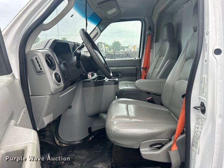 image for item EG1581 2016 Ford E350 Super Duty utility van
