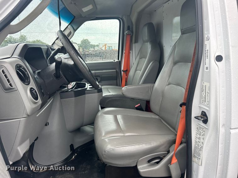 image for item EG1581 2016 Ford E350 Super Duty utility van