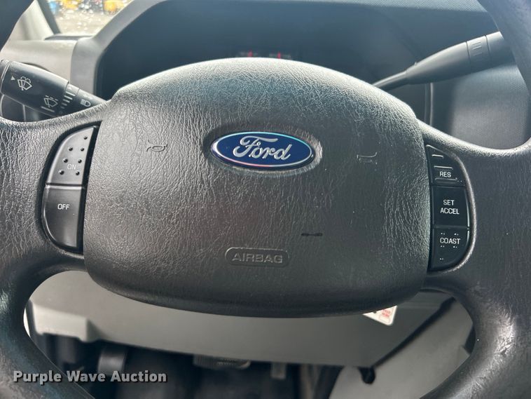 image for item EG1581 2016 Ford E350 Super Duty utility van