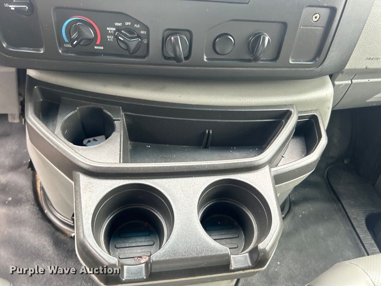 image for item EG1581 2016 Ford E350 Super Duty utility van