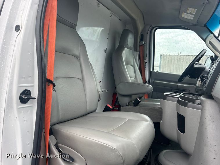 image for item EG1581 2016 Ford E350 Super Duty utility van