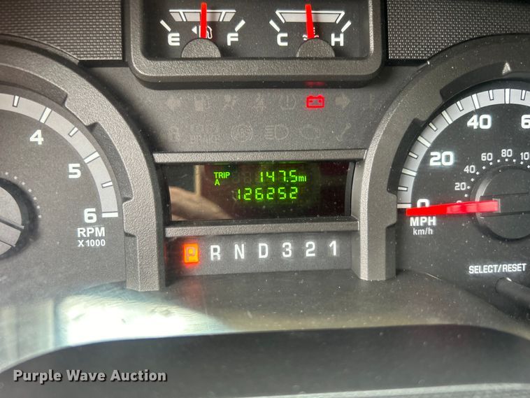 image for item EG1585 2009 Ford E450 Super Duty shuttle bus