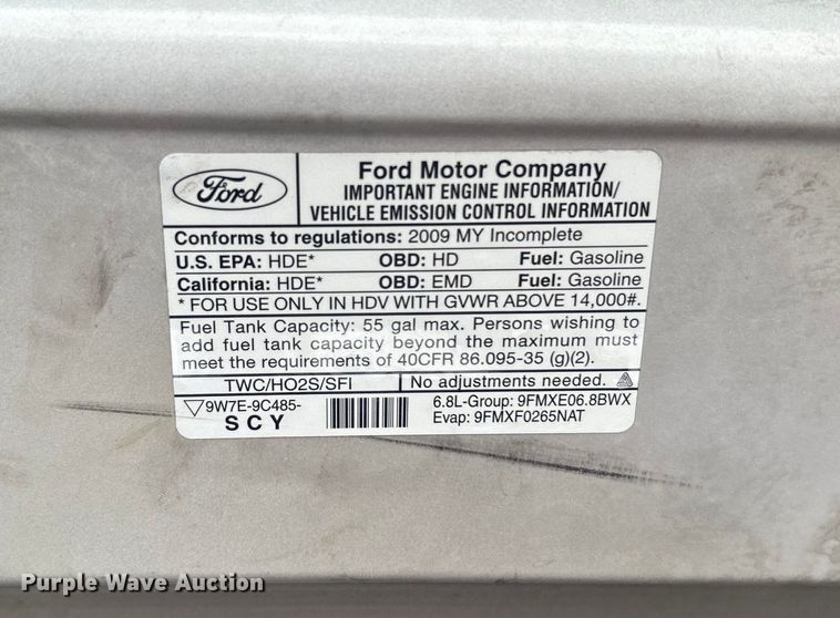 image for item EG1585 2009 Ford E450 Super Duty shuttle bus